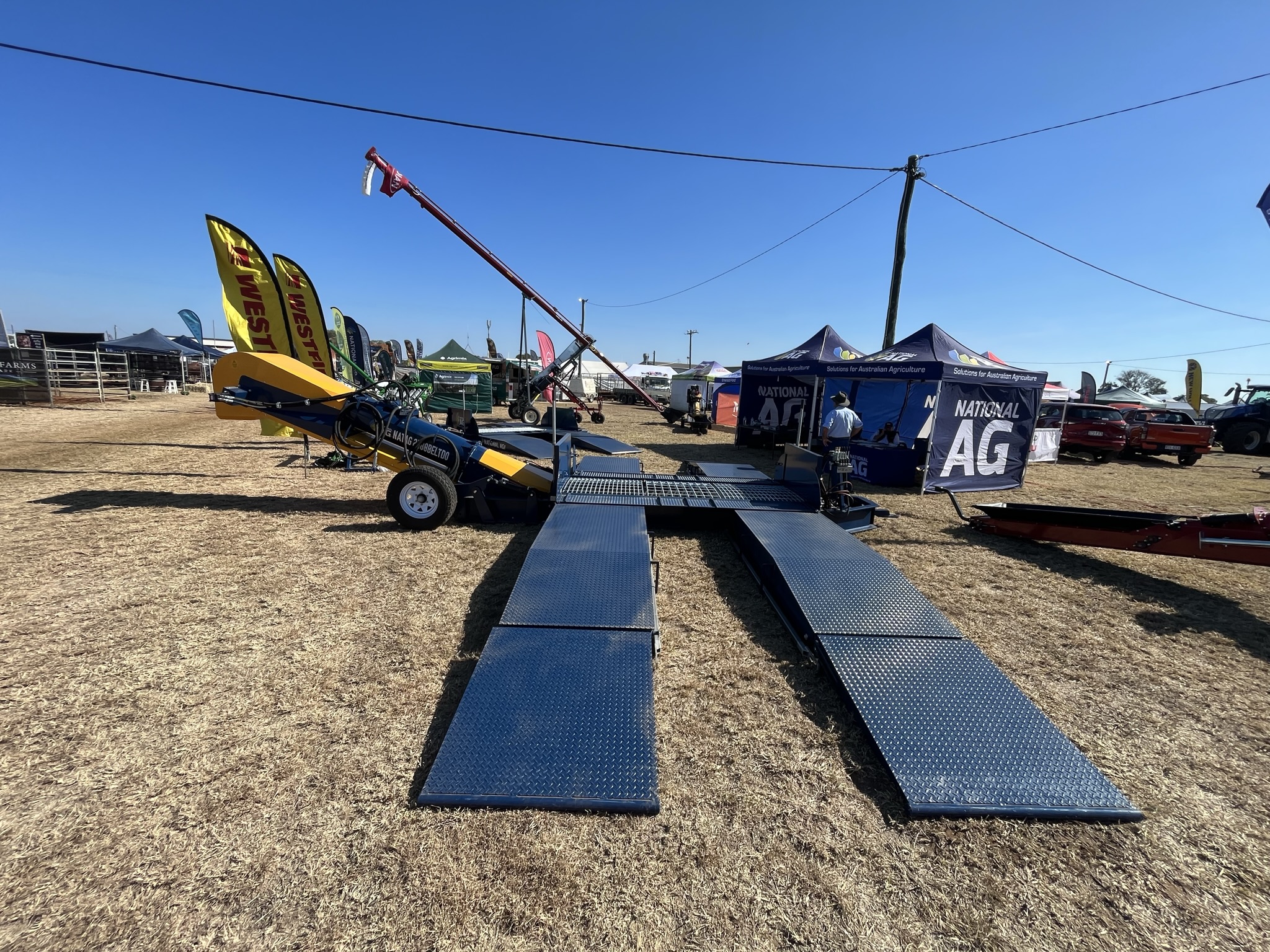NatAg driveover grain deck in operation